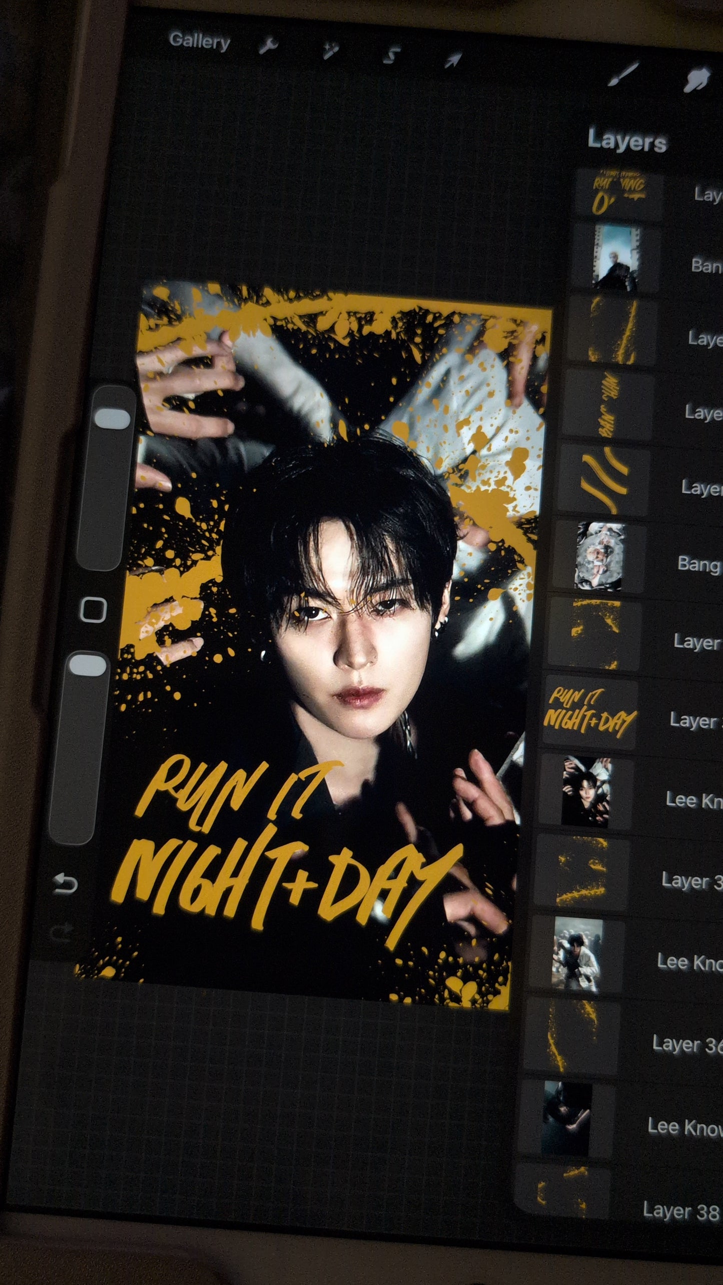 🖤🤍Pre-Order "RUN IT" Embossed Doodled Photo Cards✨